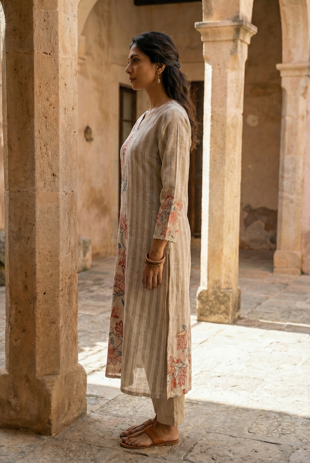 GAURI KURTA SET - BEIGE Size L | Veda Handcrafted Ethnic Wear
